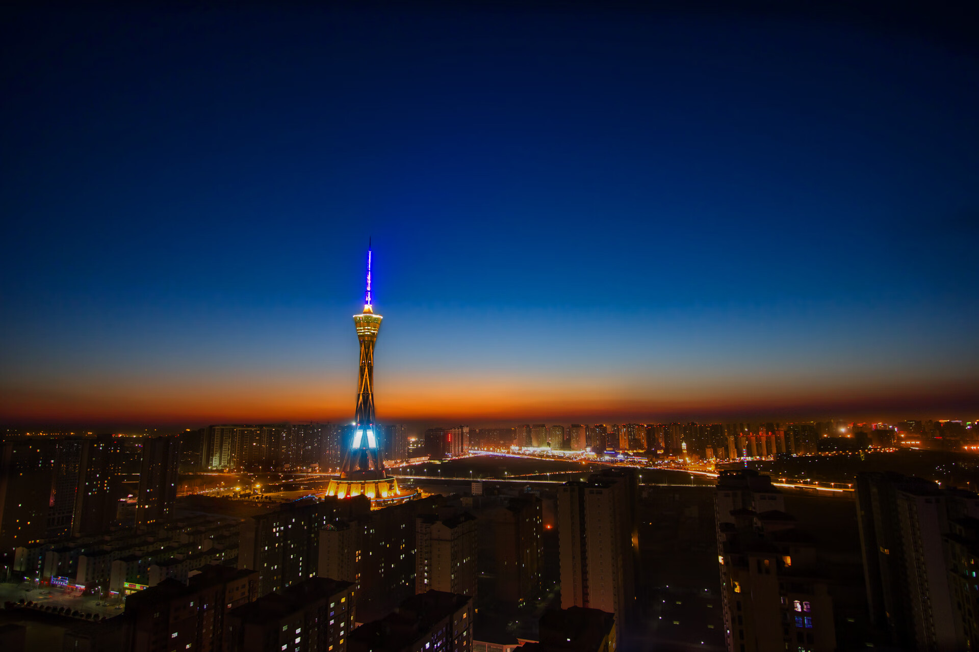 爱游戏官网-欧冠淘汰赛抽签揭晓，拜仁再遇老对手巴黎，欧冠淘汰赛抽签结果