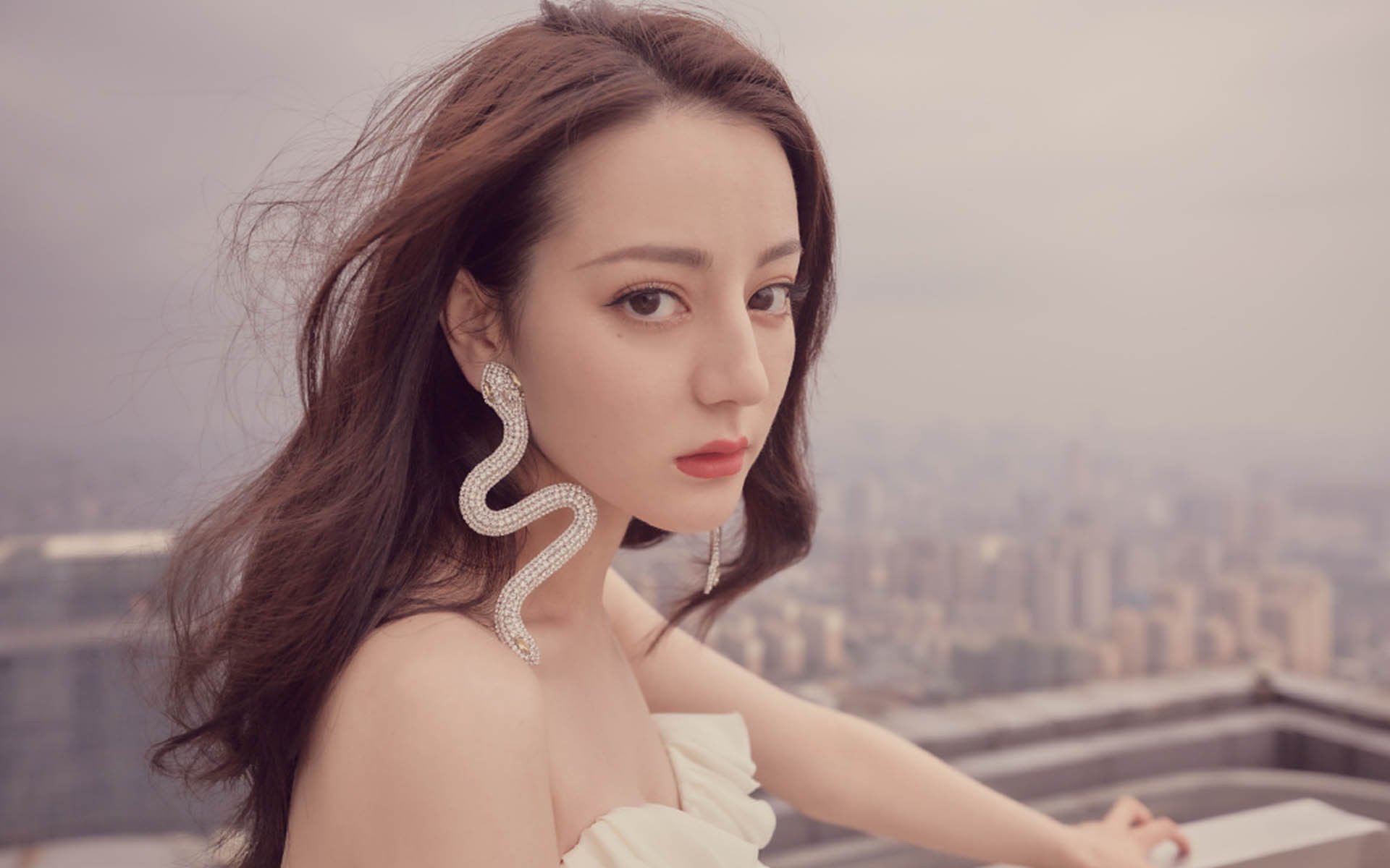 运动员公益：足球明星的慈善行动引发热潮，世界明星足球慈善赛