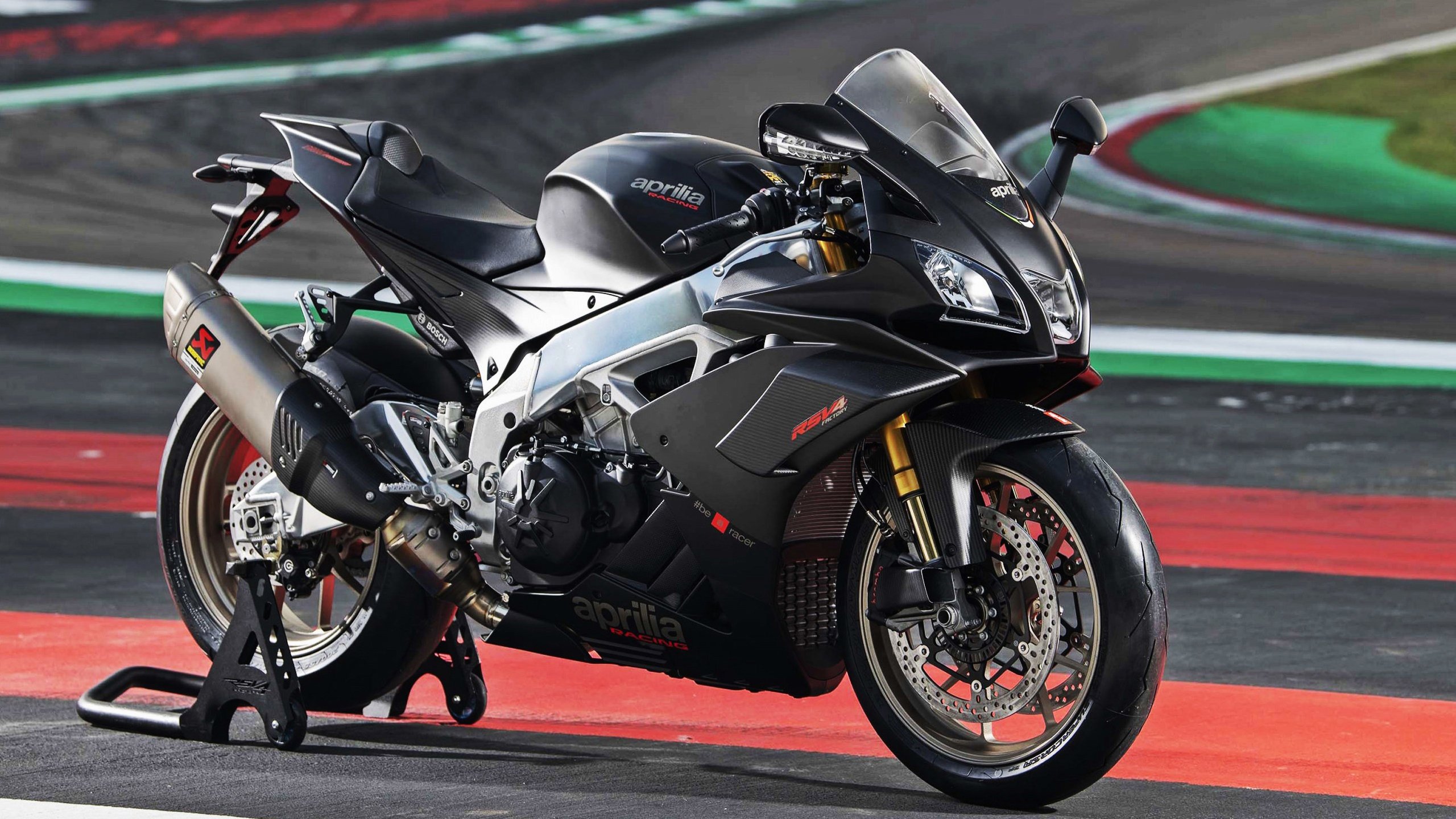 爱游戏官方-西甲超级破门：惊艳全场的精彩瞬间！，西甲西超杯